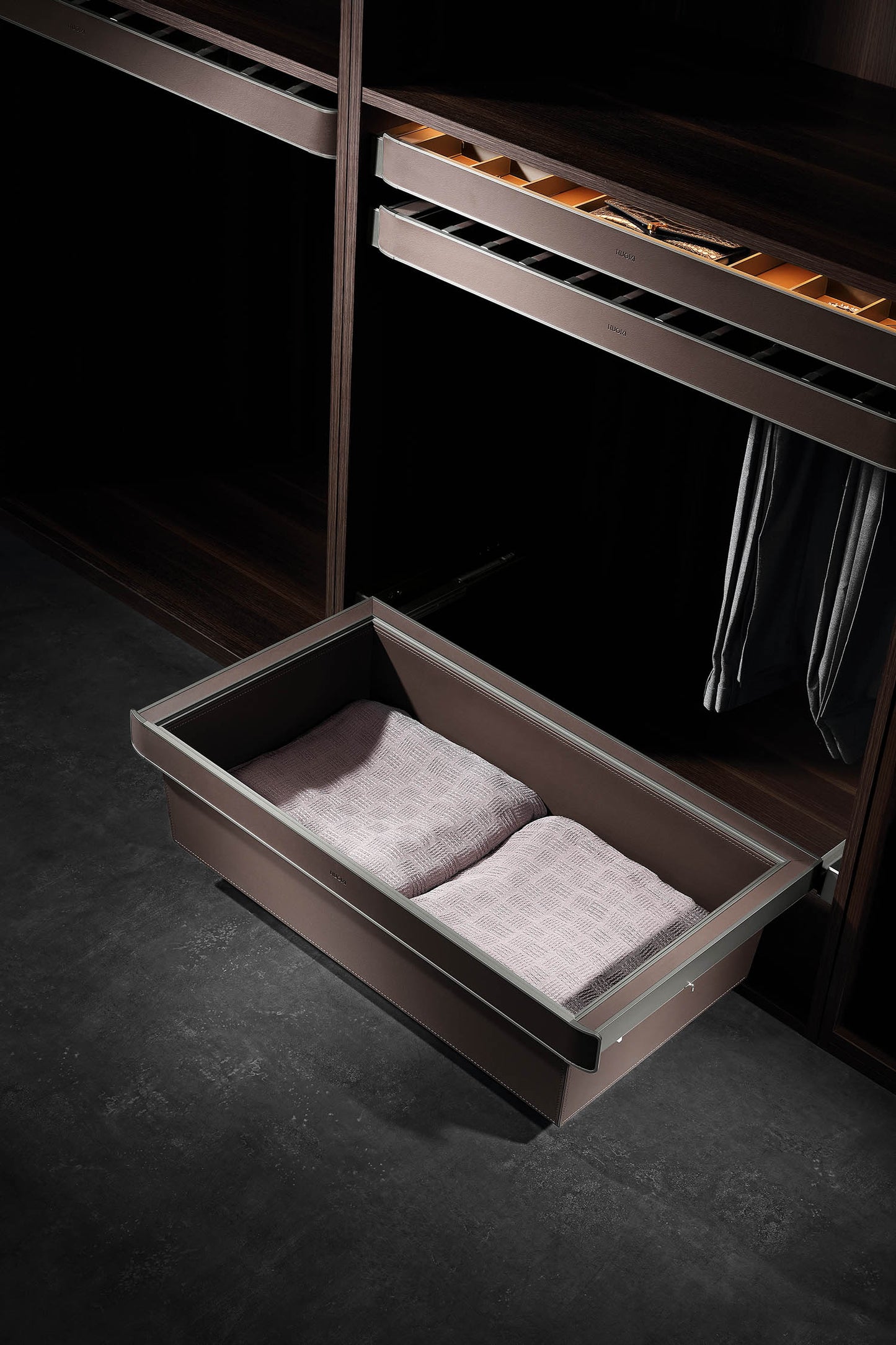 Hera series soft close leather basket