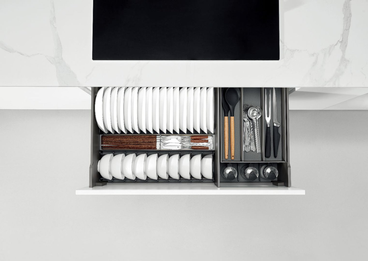 Encanto multifunctional basket with cutlery tray